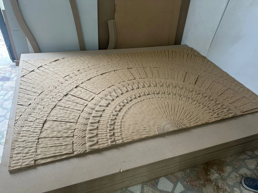 Raised panel with a semicircle pattern