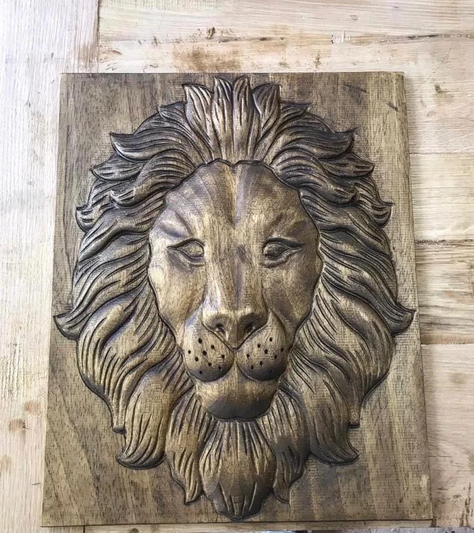 Aslan başı kabartma panel