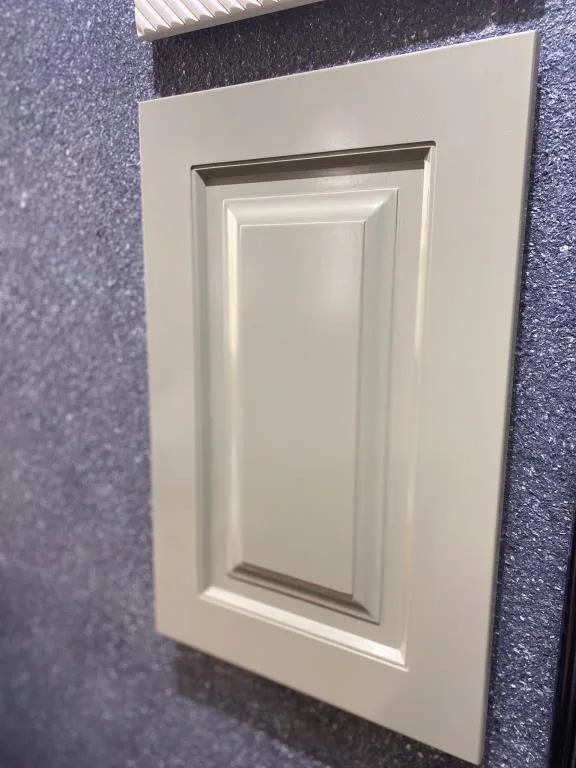 Açık renk profilli kapak