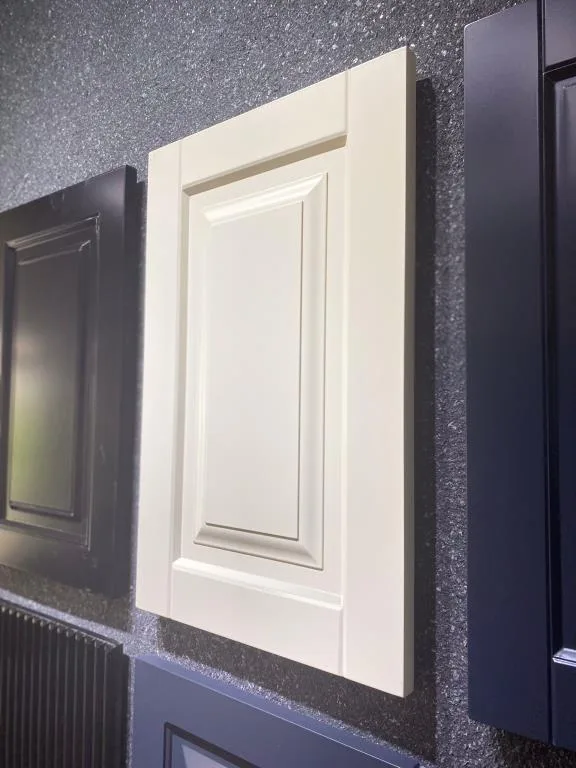 Beyaz boyalı kapak örnekleri