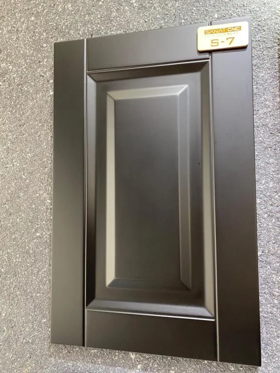 Metalik görünümlü kapak